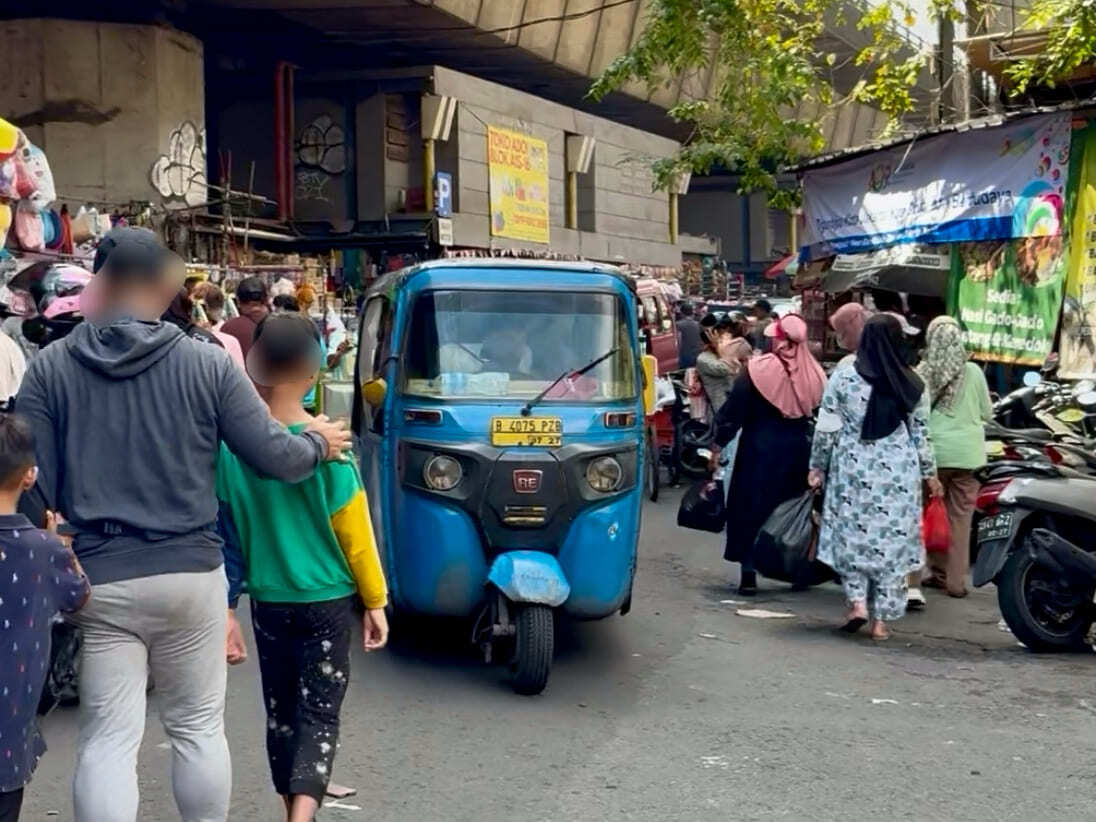 ベチャ 自転車タクシー アンティーク シルバー モチーフ ベチャ 自転車